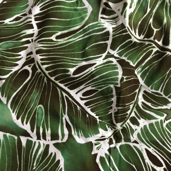 NWT Jones New York Palm Print Halter Top - Picture 5 of 10